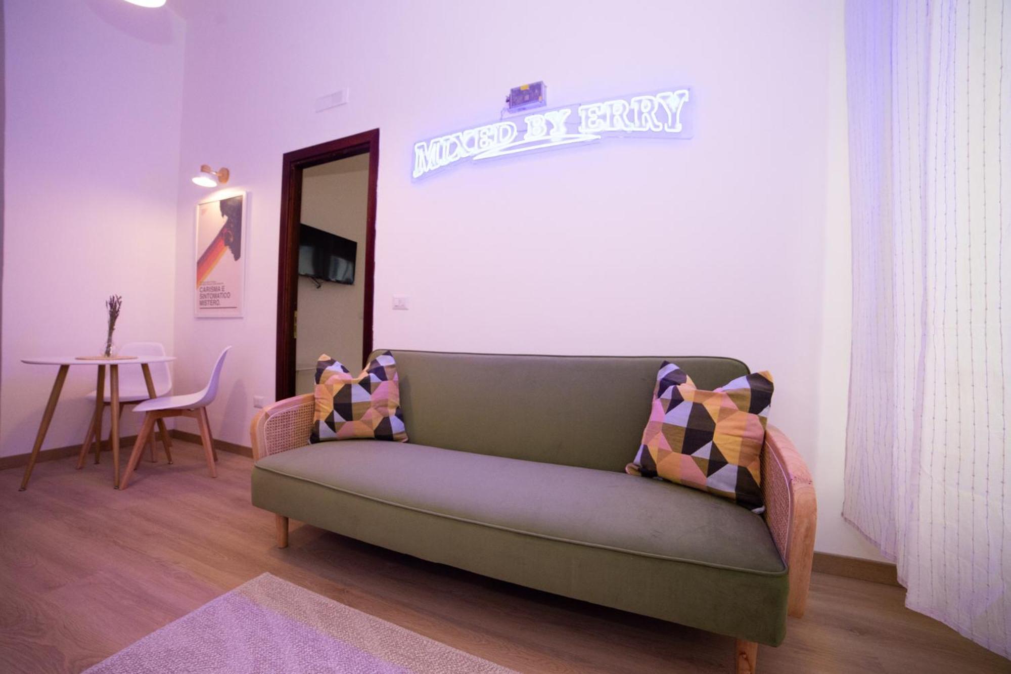 B&B 4Cella เนเปิลส์ ภายนอก รูปภาพ